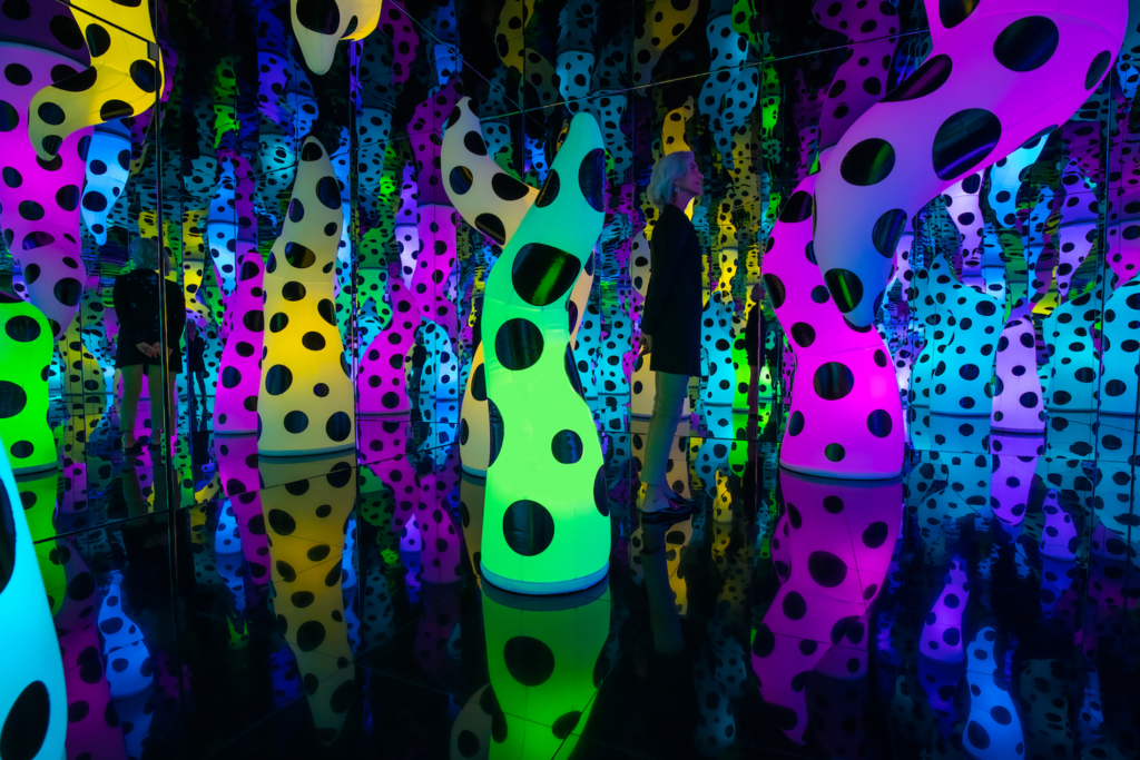 Yayoi Kusama, LOVE IS CALLING, 2013. Acquired through the generosity of Barbara Lee/The Barbara Lee Collection of Art by Women, Fotene Demoulas and Tom Coté, Hilary and Geoffrey Grove, Vivien and Alan Hassenfeld, Jodi and Hal Hess, Barbara H. Lloyd, and an anonymous donor. Photo: Ernie Galan. © YAYOI KUSAMA. Courtesy David Zwirner, New York; Ota Fine Arts, Tokyo/Singapore/Shanghai; Victoria Miro, London/Venice