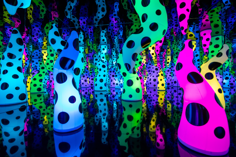 Entering the Psychedelic World of Yayoi Kusama in Her Latest Exhibition